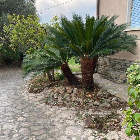 Il Giardino Delle Cycas Apartment Romito Magra Luaran gambar