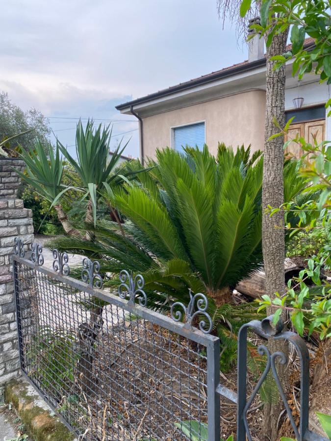 Il Giardino Delle Cycas Apartment Romito Magra Luaran gambar